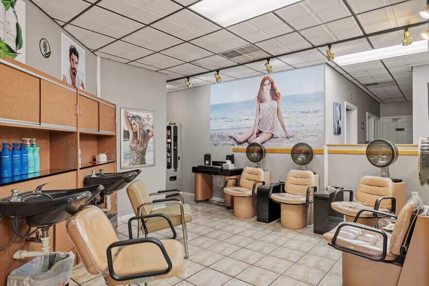 More Photos Of 605 W Baltimore St, Wilmington Storefront For Sale