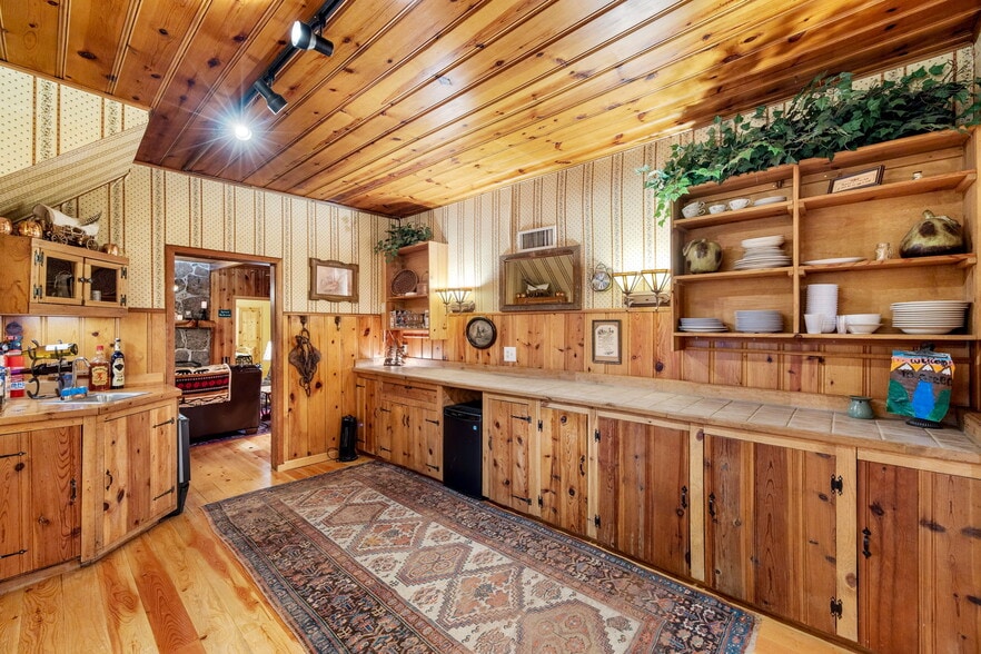 More Photos Of 140 Main St, Greer Specialty For Sale