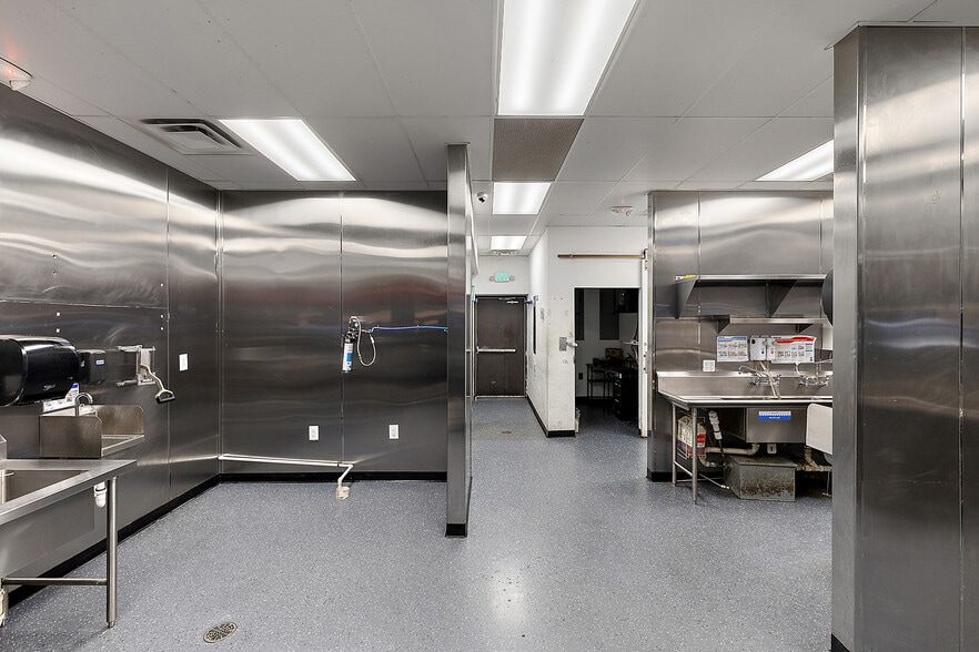 More Photos Of 20050 Livernois Ave, Detroit Restaurant For Sale