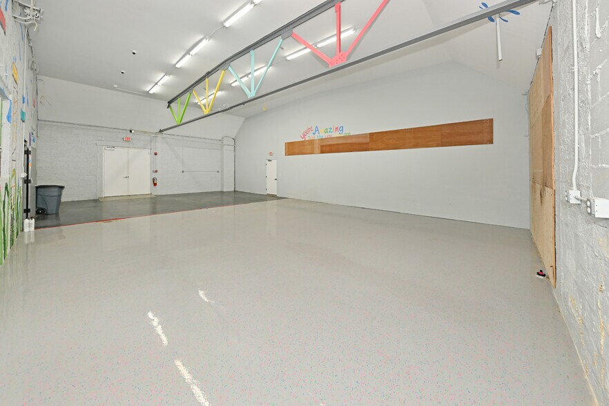 More Photos Of 1 S Liberty Dr, Stony Point Storefront For Sale