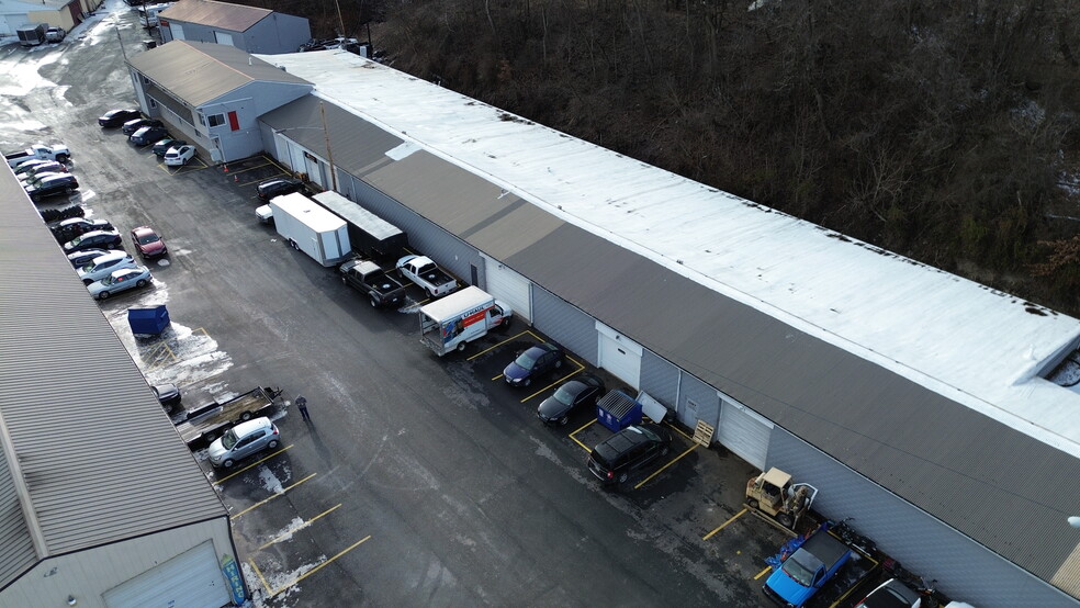 More Photos Of 400 Railroad St, Pittsburgh Warehouse For Lease