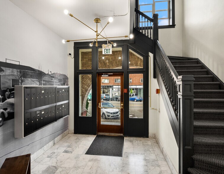 More Photos Of 2501 Colby Ave, Everett Apartments For Sale