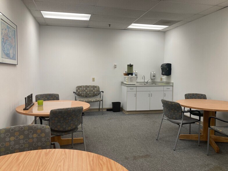 More Photos Of 2202-2336 S Park St, Madison General Retail For Lease