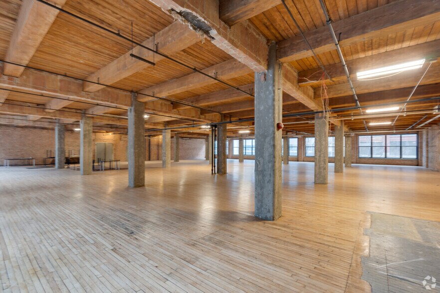 More Photos Of 320 W Ohio St, Chicago Loft Creative Space For Lease