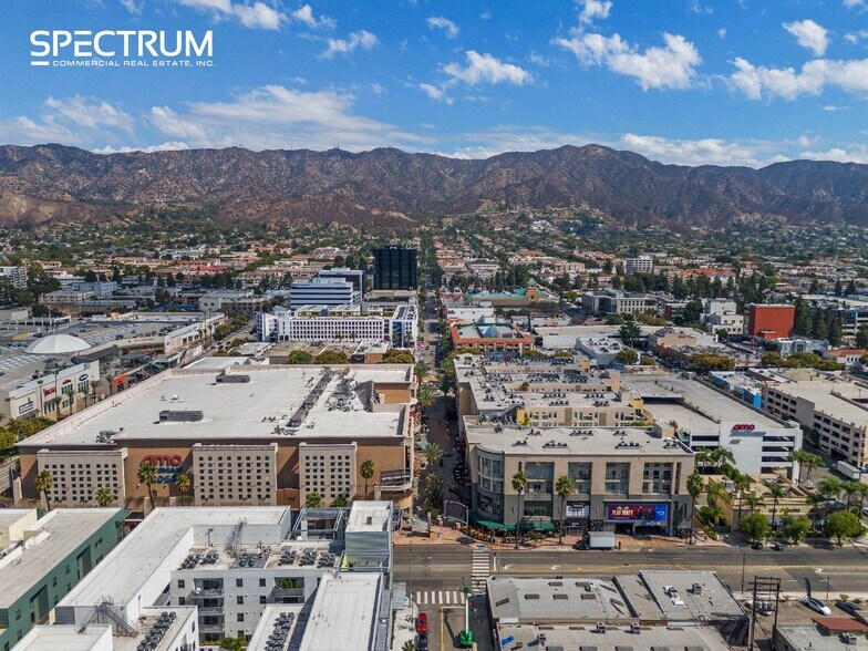 More Photos Of 130-140 N San Fernando Blvd, Burbank Storefront For Sale
