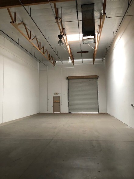 More Photos Of 6038 Topaz St, Las Vegas Warehouse For Lease