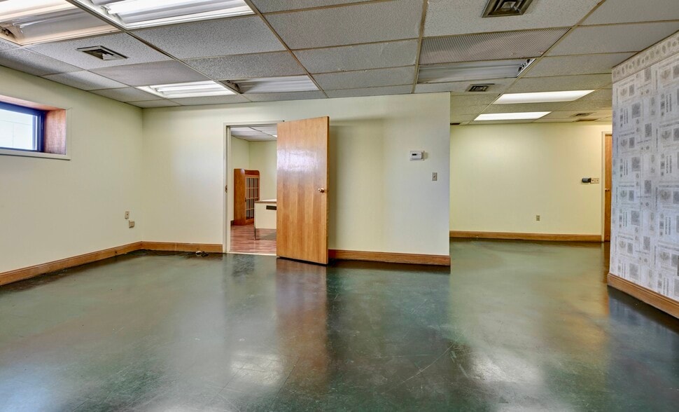 More Photos Of 96 E Miller Ave, Akron Manufacturing For Sale