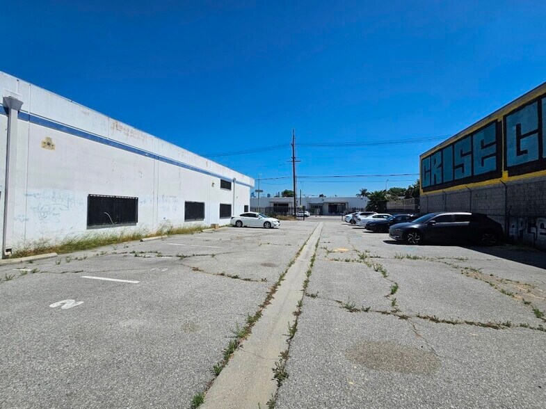 More Photos Of 516 E Jefferson Blvd, Los Angeles Warehouse For Sale