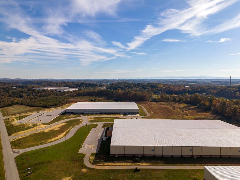 More Photos Of 1295 Huntington Park Dr, Loudon Warehouse For Lease