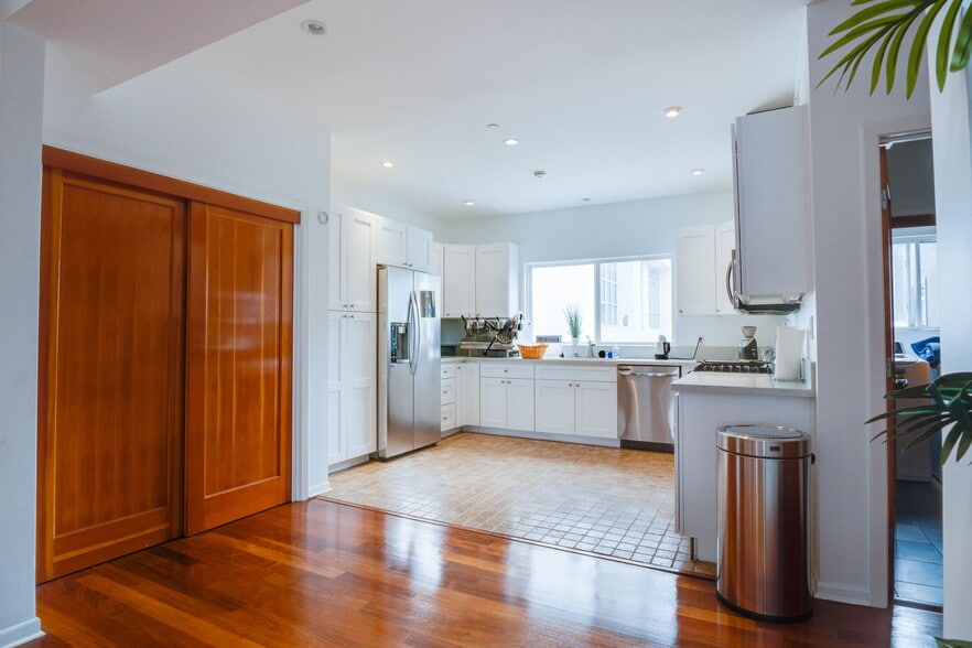 More Photos Of 1411-1413 Cloverfield Blvd, Santa Monica Apartments For Sale