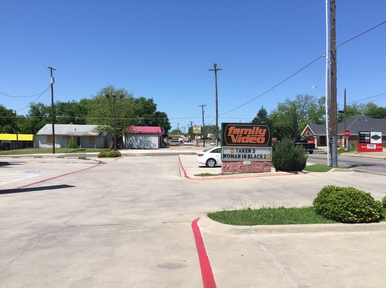 More Photos Of 1407 Live Oak St, Commerce General Retail For Lease