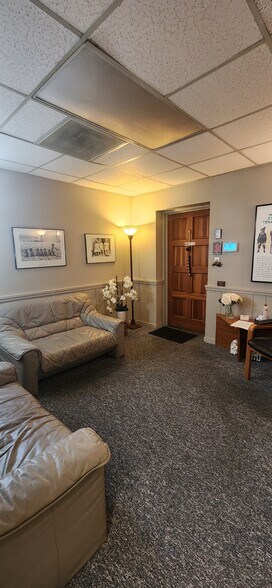 More Photos Of 858 Joralemon St, Belleville Medical For Lease