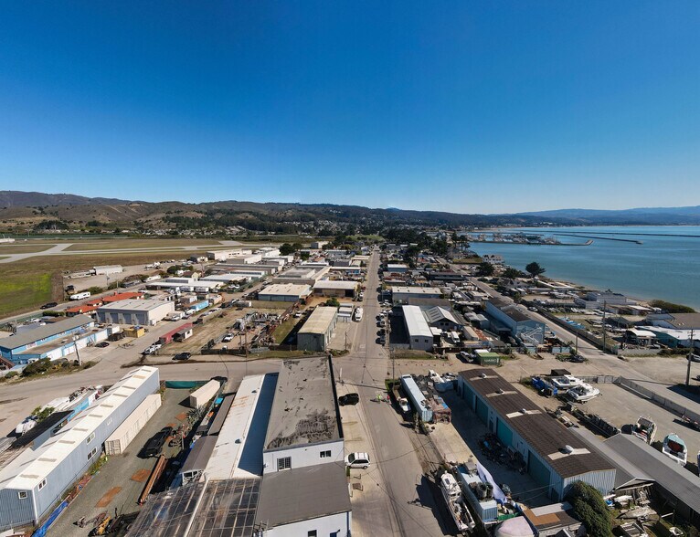 More Photos Of 207 Harvard Ave, Half Moon Bay Warehouse For Sale