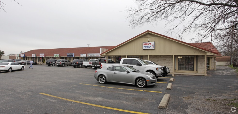 More Photos Of 1800 N Mays St, Round Rock Unknown For Lease