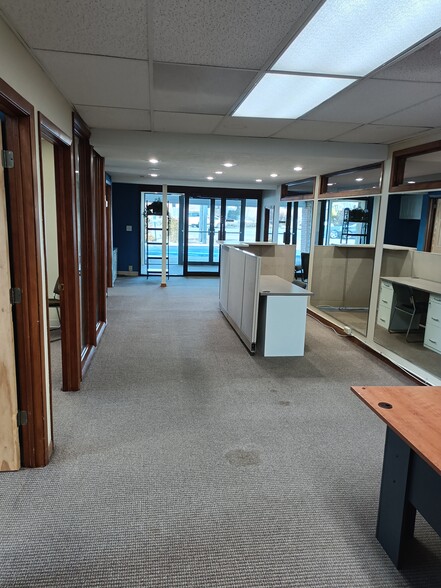 More Photos Of 4921 E State St, Rockford Office For Sale