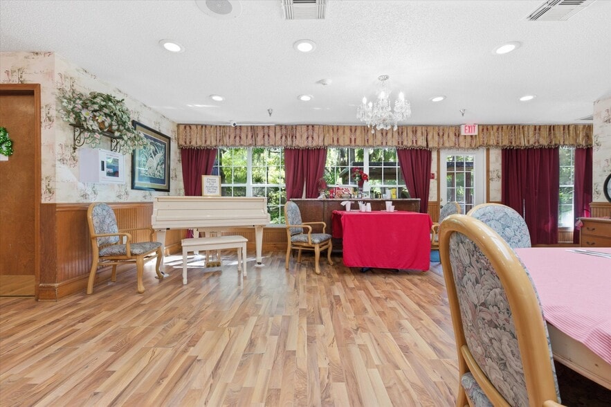 More Photos Of 7435 Plathe Rd, New Port Richey Assisted Living For Sale
