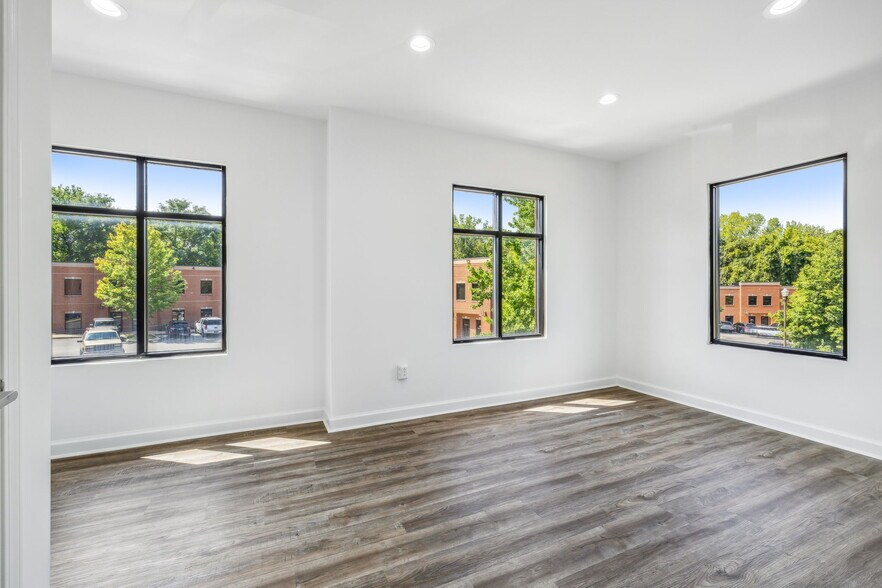More Photos Of 106 Mission Ct, Franklin Office For Sale