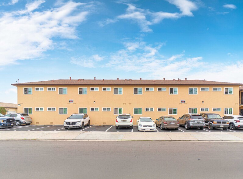More Photos Of 11123 S Inglewood Ave, Inglewood Apartments For Sale