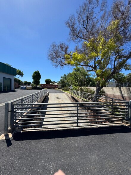 More Photos Of 1030 Opule St, Kapolei Warehouse For Lease