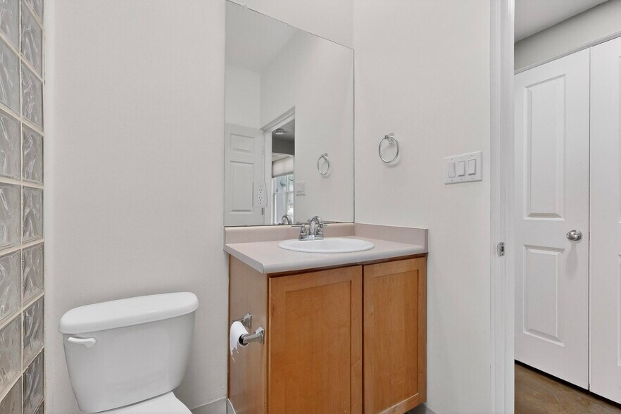 More Photos Of 501-505 14th St NW, Albuquerque Office Residential For Lease