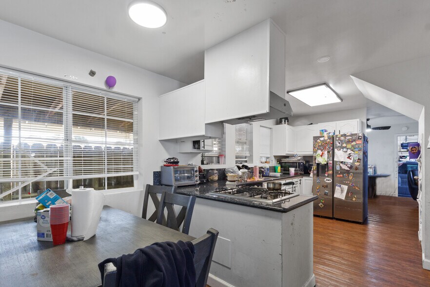 More Photos Of 204 Sunset Blvd, Hayward Apartments For Sale