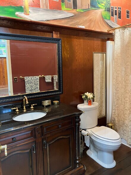 More Photos Of 157 N Main St, Bostic Office For Sale