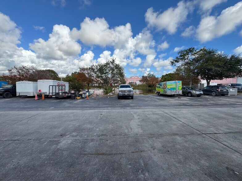 More Photos Of 801-893 Kings Hwy, Fort Pierce Light Manufacturing For Sale