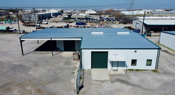 More Photos Of 13185 Harmon Rd, Fort Worth Warehouse For Lease