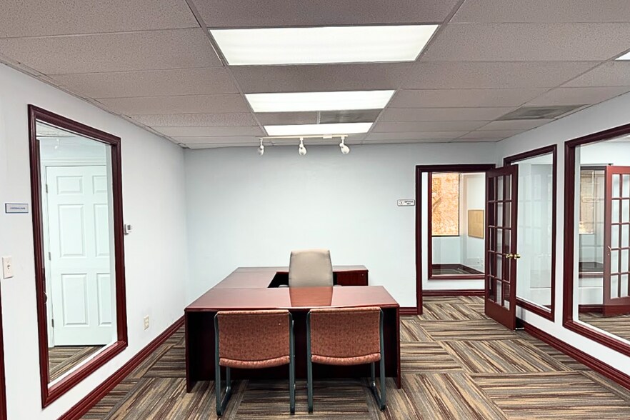 More Photos Of 375 Municipal Dr, Richardson Medical For Lease