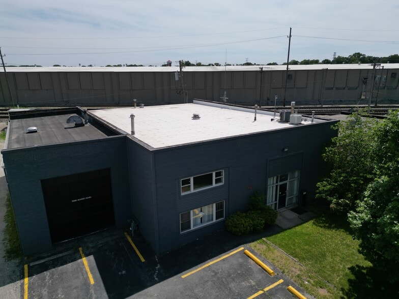 More Photos Of 4135 W 123rd St, Alsip Warehouse For Lease