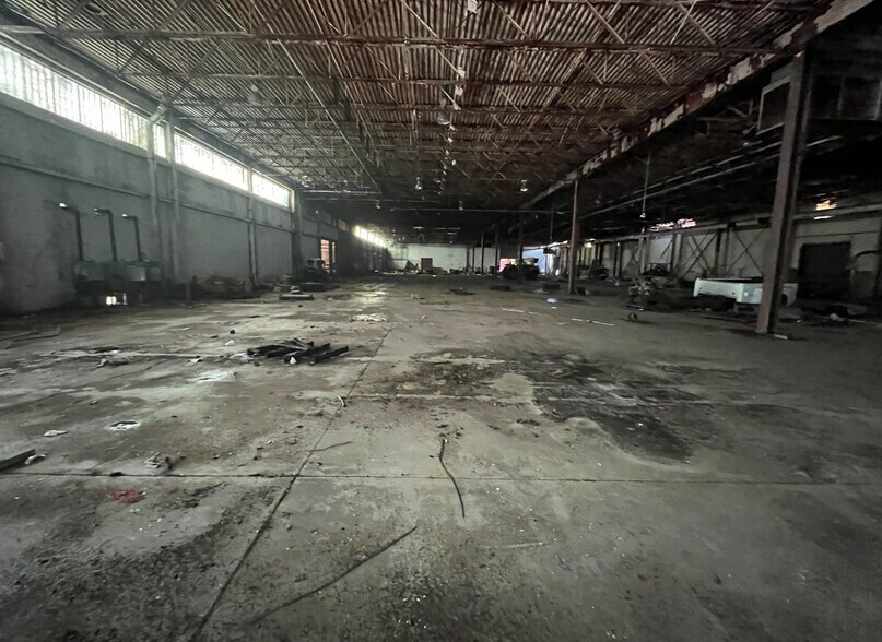 More Photos Of 296 Robert E Cox Rd, Corbin Manufacturing For Sale