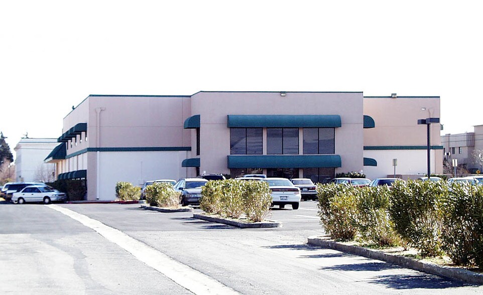 More Photos Of 43845 10th St, Lancaster Medical For Lease