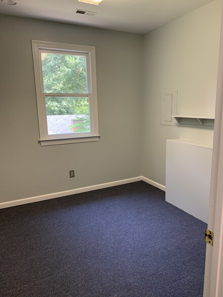 More Photos Of 7419 Knightdale Blvd, Knightdale Office For Lease