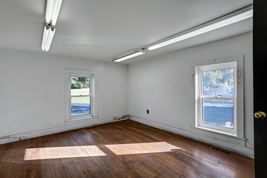 More Photos Of 603 S Erie St, Mercer Self Storage For Sale
