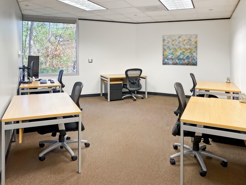 More Photos Of 2002 Timberloch Pl, The Woodlands Coworking Space