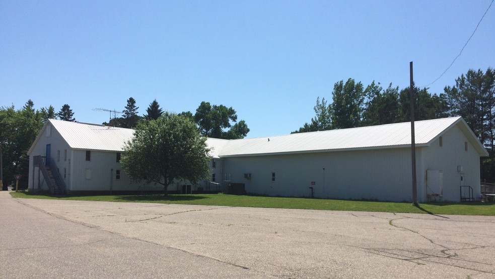 Primary Photo Of 479 Highway 7 E, Hutchinson Warehouse For Lease