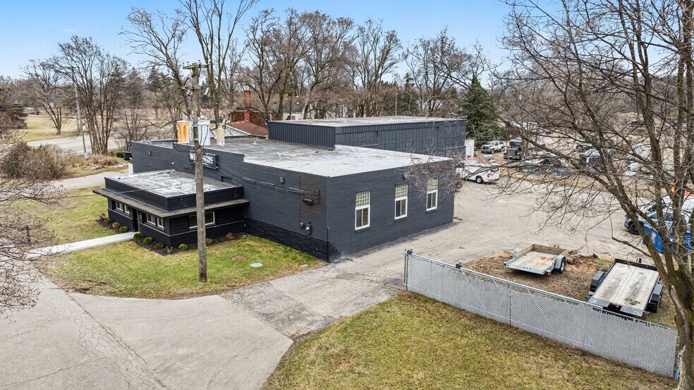 More Photos Of 5650 Jamestown Rd, Shelby Township Warehouse For Sale