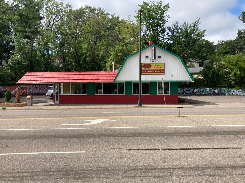 More Photos Of 2715-2719 W Broadway Ave, Minneapolis Fast Food For Sale