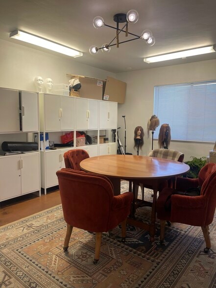 More Photos Of 2546 E Indian School Rd, Phoenix Storefront Retail Office For Lease