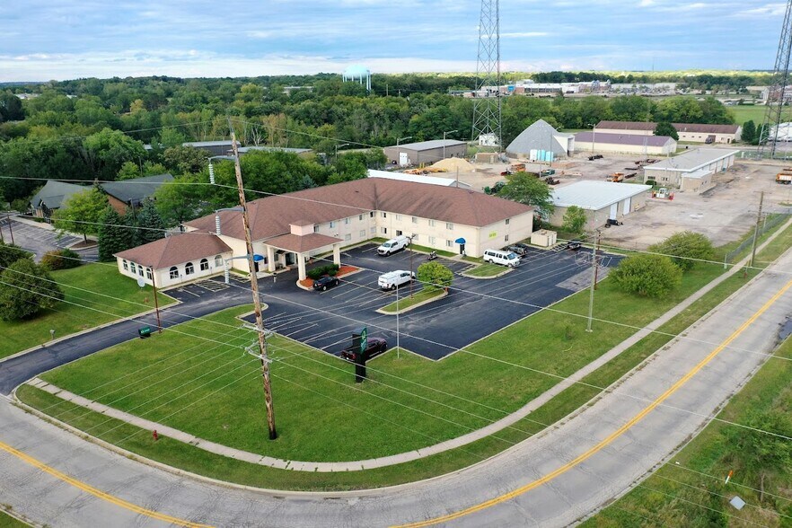 1785 S Eastwood Dr, Woodstock, IL 60098 Hotel For Sale