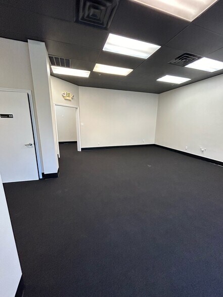 More Photos Of 7995 SW Jack James Dr, Stuart Showroom For Lease