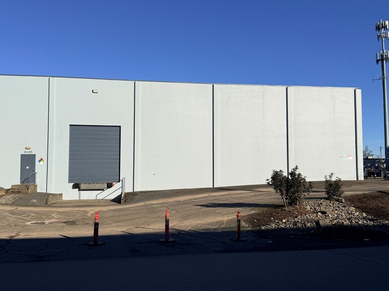More Photos Of 3025A Industrial Way NE, Salem Warehouse For Lease