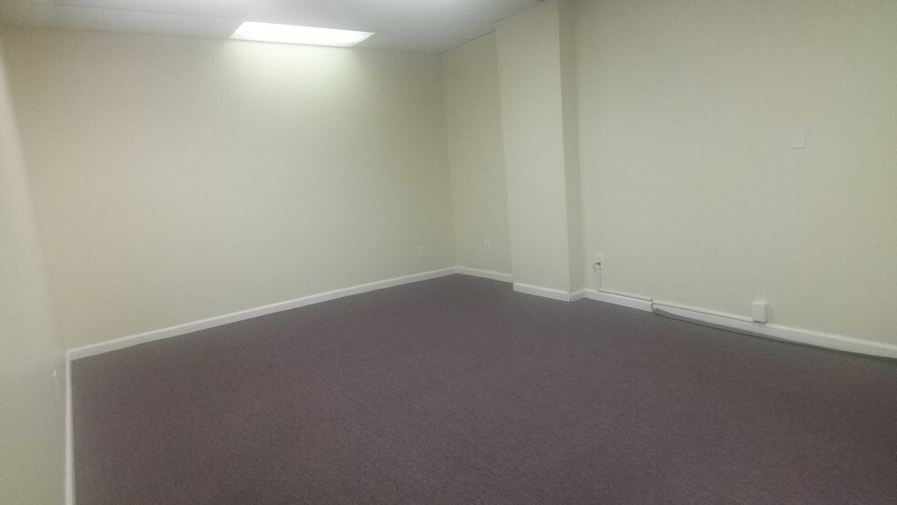 More Photos Of 30 S Ocean Ave, Freeport Loft Creative Space For Lease