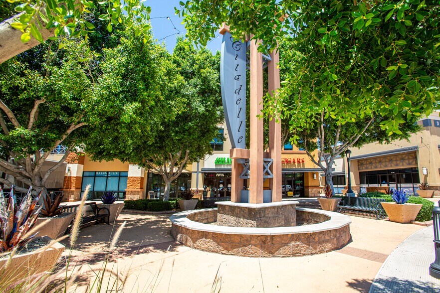 More Photos Of N 59th Ave, Glendale Unknown For Lease