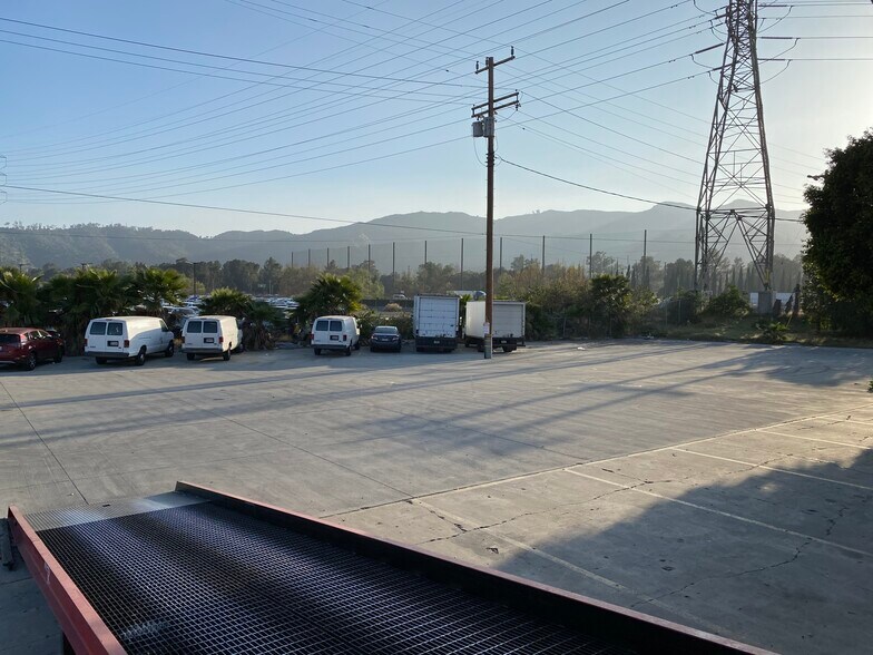 More Photos Of 4623 Brazil St, Los Angeles Manufacturing For Lease