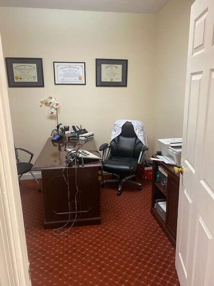 More Photos Of 804 Newtown Rd, Virginia Beach Office For Lease