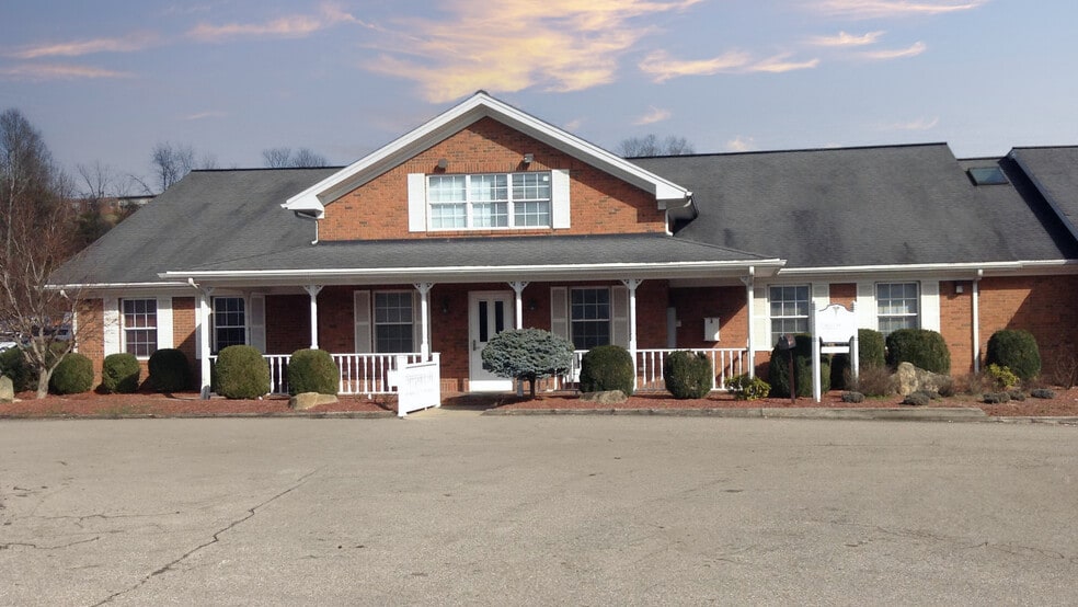 More Photos Of 4 Chateau Grove Ln, Barboursville Medical For Sale