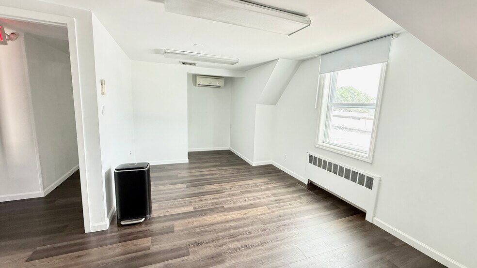 More Photos Of 74 Merrick Rd, Amityville Storefront Retail Office For Sale