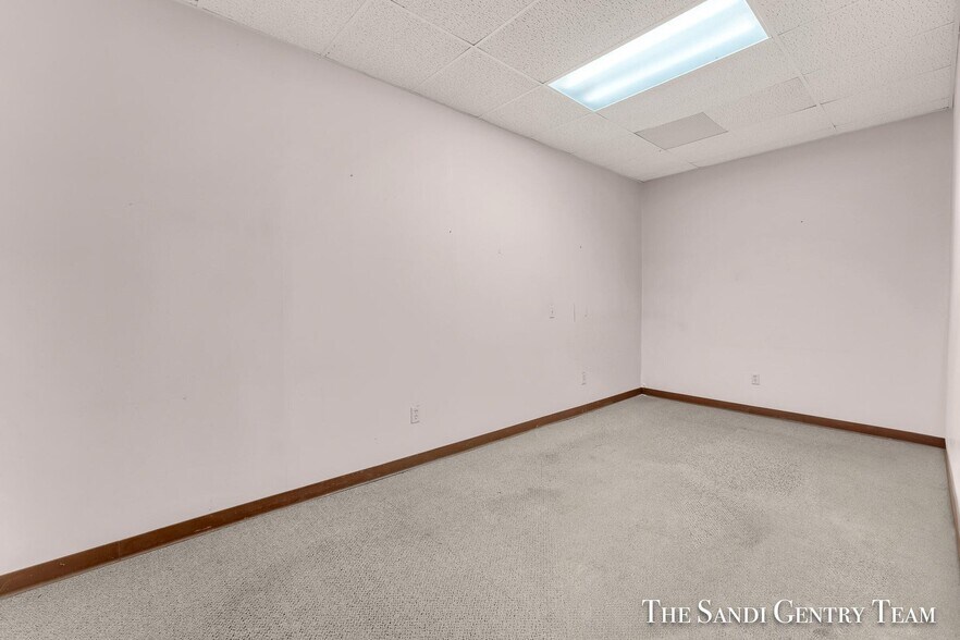 More Photos Of 1343 Whitehall Rd, Muskegon Medical For Sale
