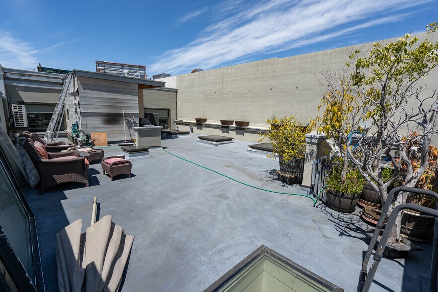 More Photos Of 335 S Van Ness Ave, San Francisco Flex For Lease